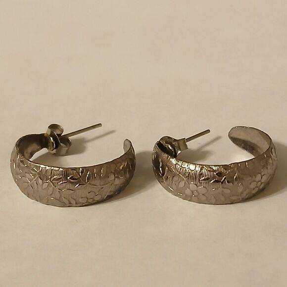 Elegant Boho Silver Tone Floral Flower Nature Theme Hoop Cuff Earrings - Picture 1 of 10